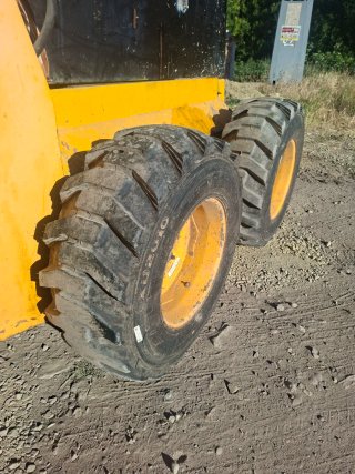 Mini cargadora MF 508