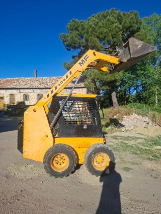Mini cargadora MF 508