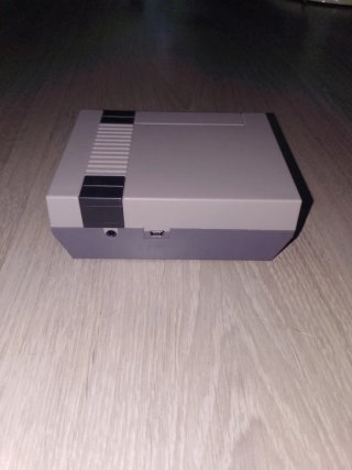 Mini consola clásica gris
