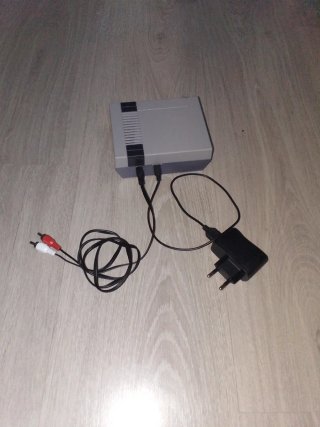 Mini consola clásica gris