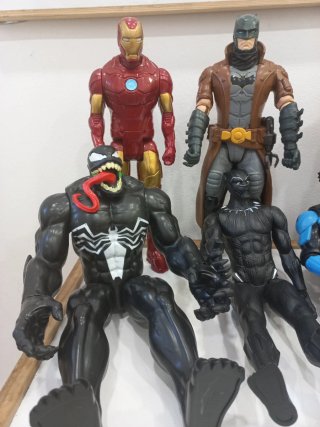 Muñecos de Héroes Marvel y DC