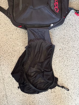 Mochila Alpinestars Negra con detalles rojos