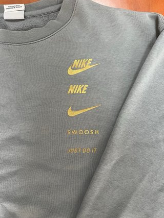Sudadera Nike Gris y Dorada