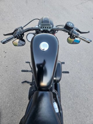 Harley Davidson Sportster 883 Negra