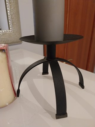 Portacandele nero Ikea con 3 candele