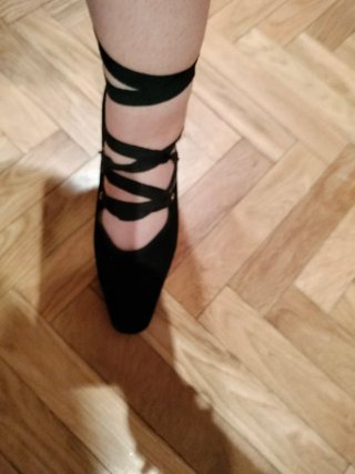 Zapatos negros de mujer con cordones
