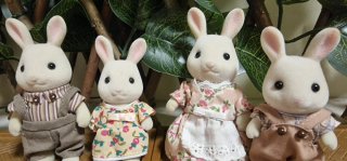Familia Conejos Leche Sylvanian Families