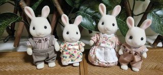 Familia Conejos Leche Sylvanian Families