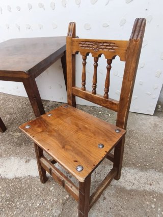Mesas y Sillas de Madera