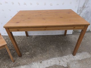 Mesas y Sillas de Madera