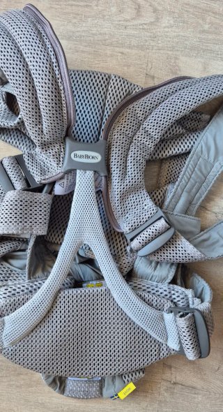 Portabebés BabyBjörn Malla Gris