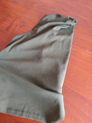 Top tirantes verde oliva con pedrería T42