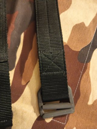 VENDO EL ARTICULO DE MILITARIA DE LA FOTO TAL Y CO