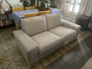 Sofá KIVIK 2 plazas beige