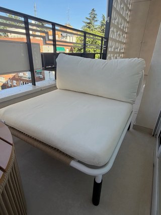 Conjunto sillón y mesa exterior