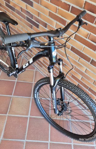Bicicleta GT Avalanche Comp 29" como nueva