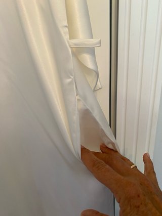 Bata de raso seda satinada blanca