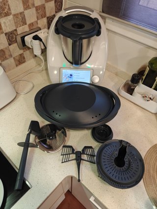 Thermomix TM6 con todos los accesorios