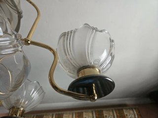 Lámpara de salón dorada