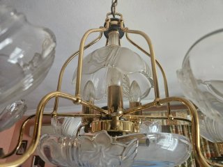 Lámpara de salón dorada