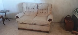 Sofá de 2 plazas tela beige y madera