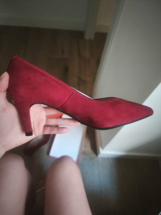 Zapatos de tacón de piel rojos