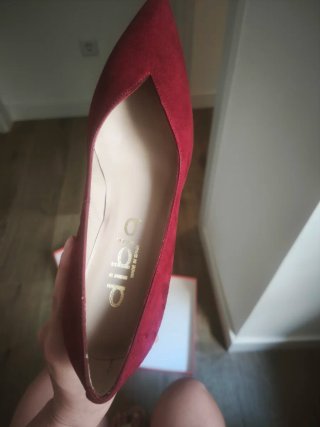 Zapatos de tacón de piel rojos