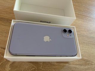 iPhone 11 128GB Apple viola con accessori