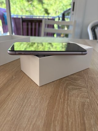 iPhone 11 128GB Apple viola con accessori