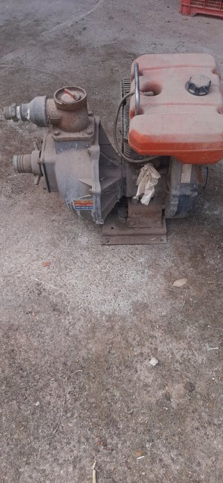Bomba de agua gasolina