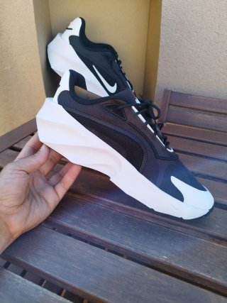 Nike Aura Edge