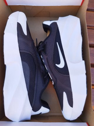 Nike Aura Edge