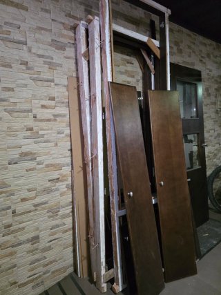 Puertas de madera color wengue con cristal
