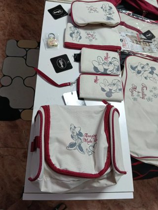 Juego de maletas.( La maleta hay una parte rasgada