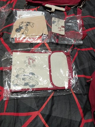 Juego de maletas.( La maleta hay una parte rasgada