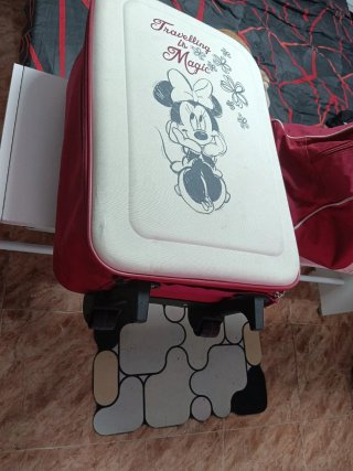 Juego de maletas.( La maleta hay una parte rasgada