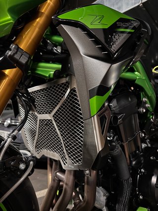 Kawasaki Z900 SE 2024