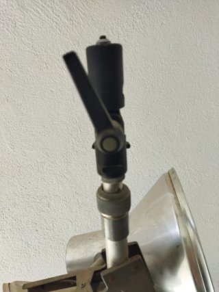 Trípode con 2 focos plateados