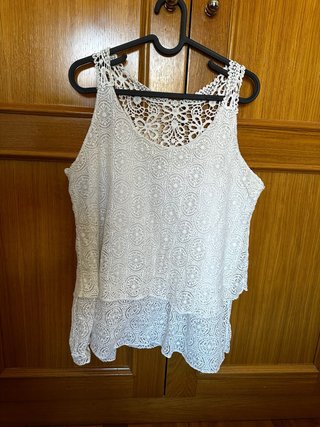 Camiseta tirantes blanca encaje flores talla m