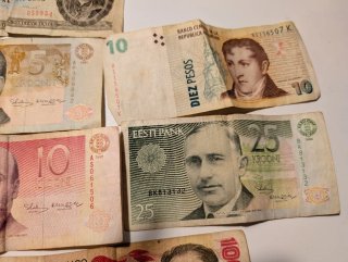 Billetes Vintage: Hungría, Estonia, Venezuela