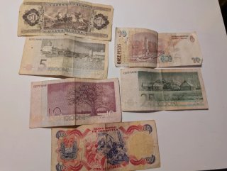 Billetes Vintage: Hungría, Estonia, Venezuela