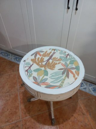 Mesa baja auxiliar Shabby Chic renovada