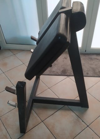 Panca Scott con bilanciere angolato
