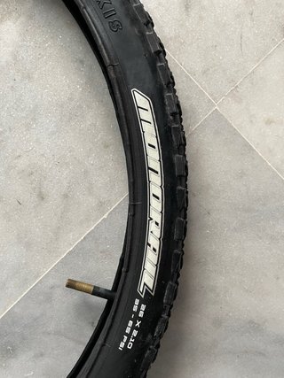 Cubierta Maxxis Monorail 26x2.10 Exception Series