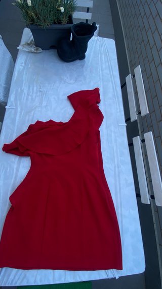 Vestido rojo asimétrico