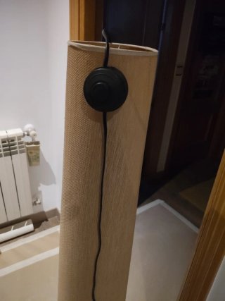 Lámpara de pie tela y madera,