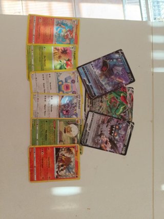 9 Cartas Pokémon.
