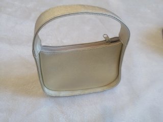 Lote de 4 bolsos diferentes estilos y materiales
