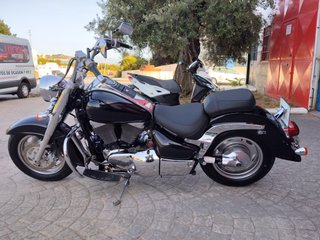 Suzuki VL 1500 Intruder Negra con Extras