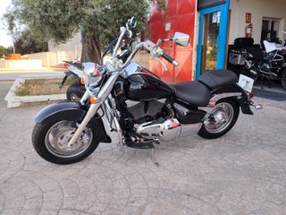 Suzuki VL 1500 Intruder Negra con Extras